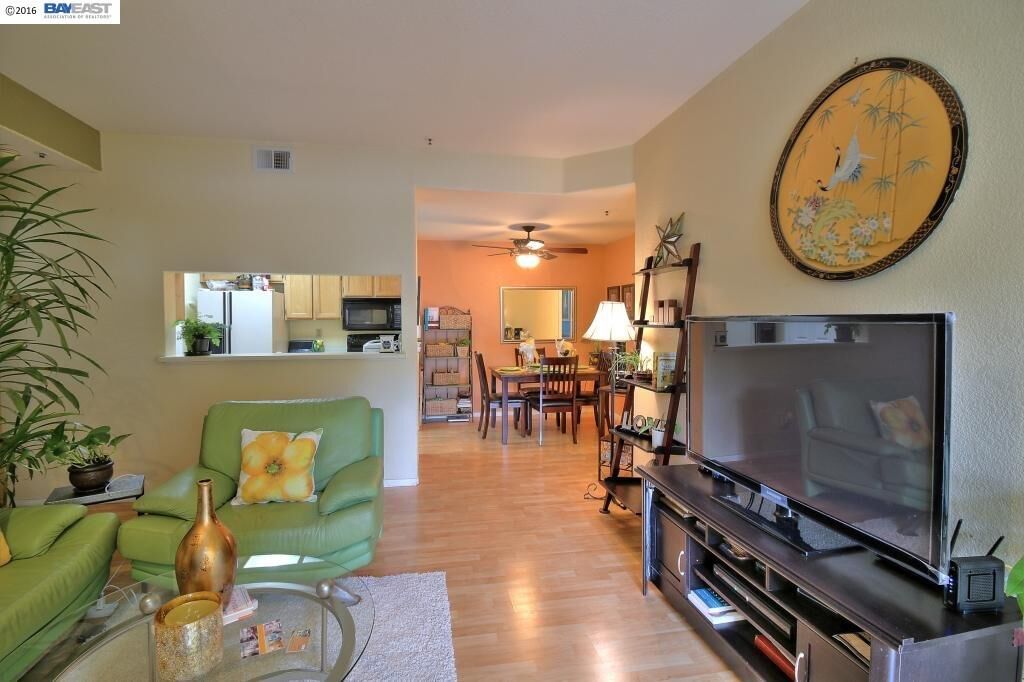 Property Photo: 411 Dursey Dr CA 94564
