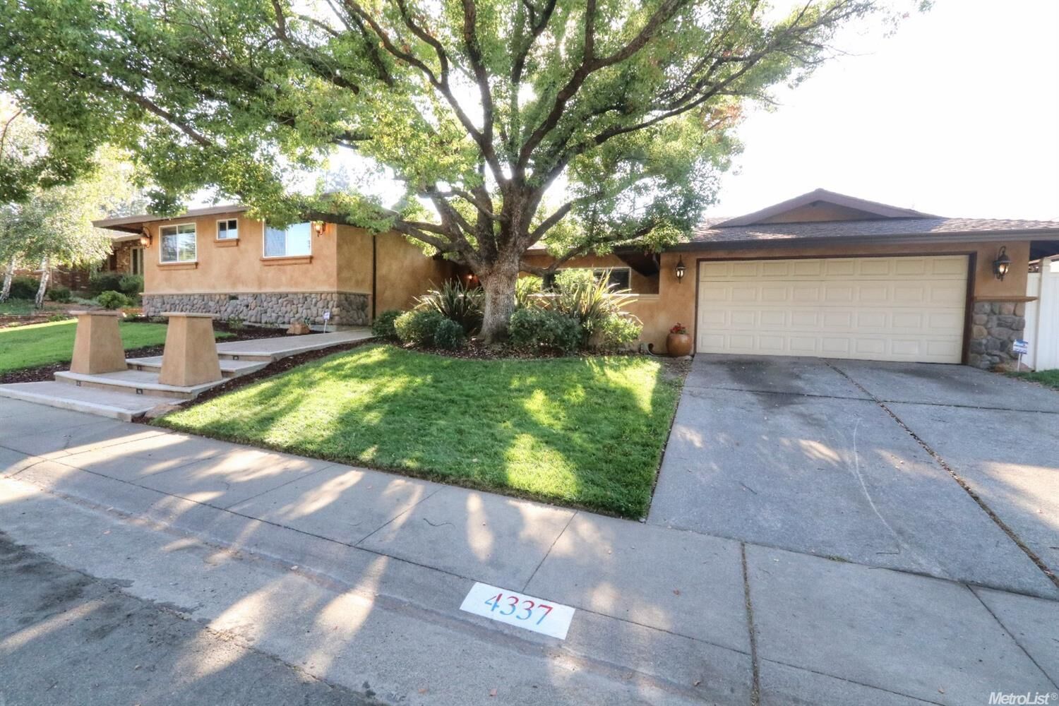 Property Photo: 4337 Glen Vista Street CA 95608