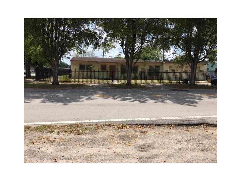 Property Photo: 2740 NW 175 FL 33056