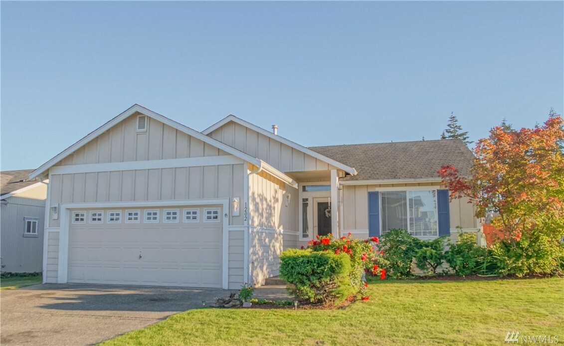 Property Photo: 1202 131st St E WA 98445