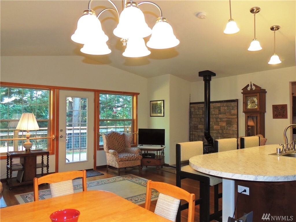Property Photo: 406 Nooksack Place WA 98257