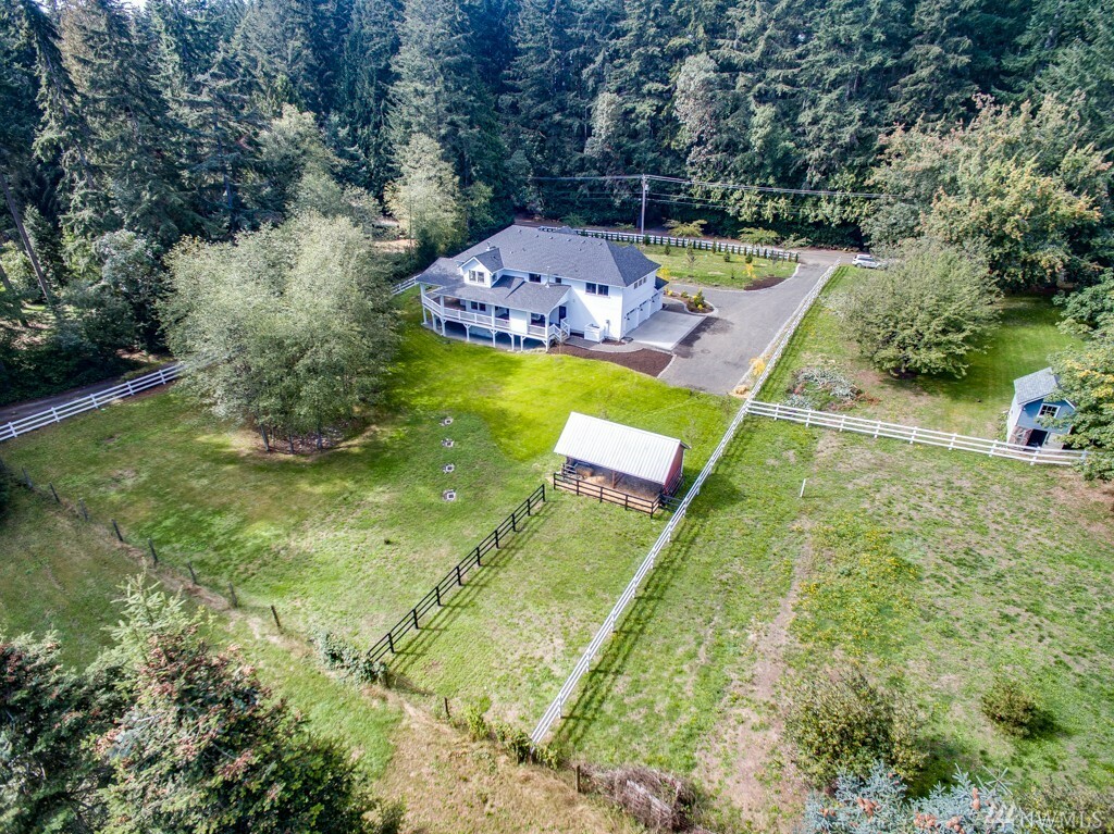 Property Photo: 13394 Manzanita Rd NE WA 98110