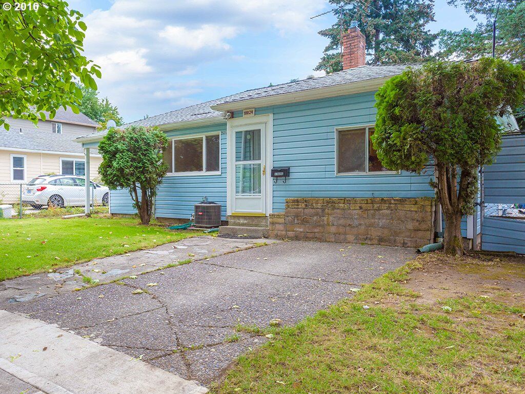 Property Photo:  10024 N Central St  OR 97203 