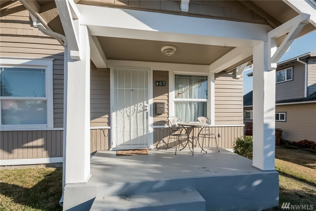 Property Photo:  407 S 53rd St  WA 98408 