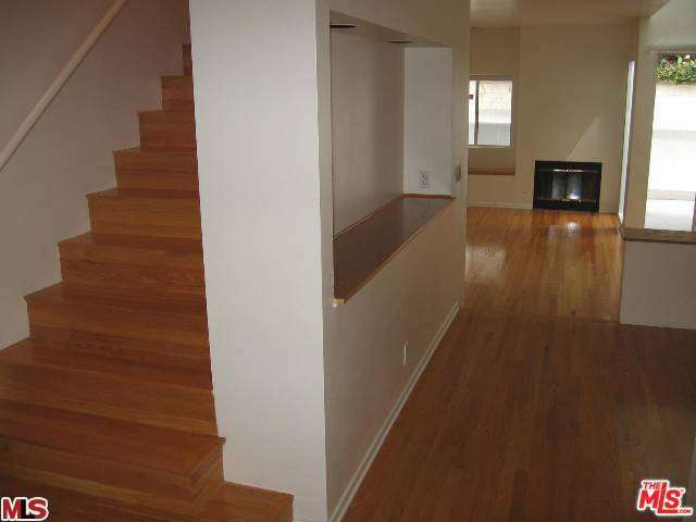 Property Photo:  1617 S Beverly Glen 202  CA 90024 