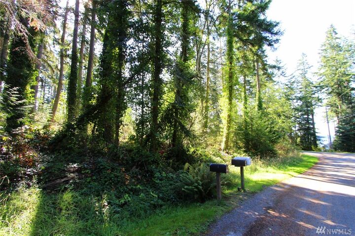 Property Photo:  111 Pleasant Lane  WA 98282 