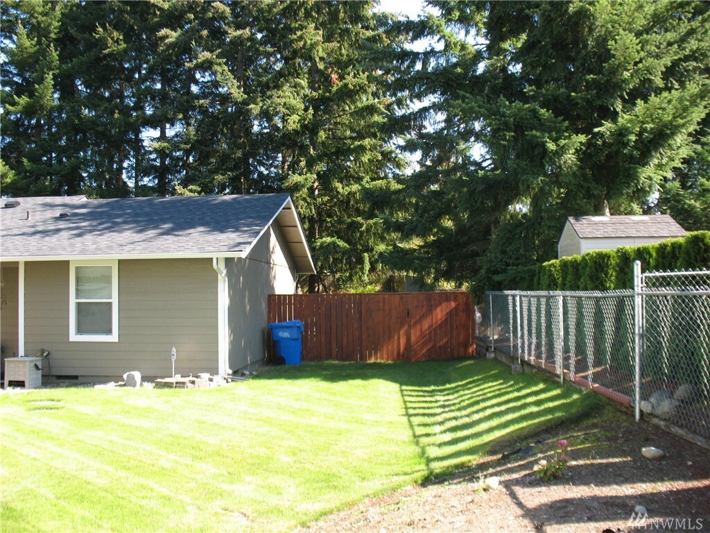Property Photo: 14217 107th Av Ct E WA 98374