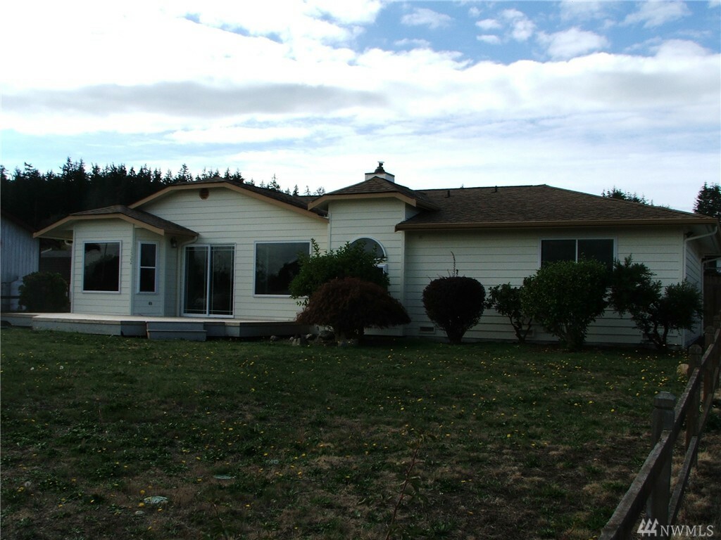 Property Photo:  1522 Carol St  WA 98282 