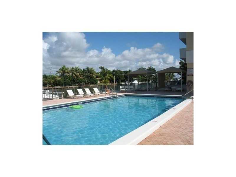 Property Photo: 10000 W Bay Harbor Dr 205 FL 33154
