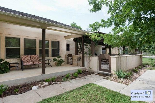 Property Photo:  429 Lakeview Boulevard  TX 78130 