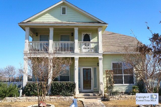 Property Photo: 552 Hogan TX 78640