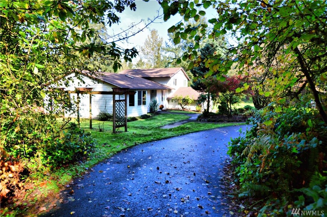 Property Photo: 16915 2nd St E WA 98391