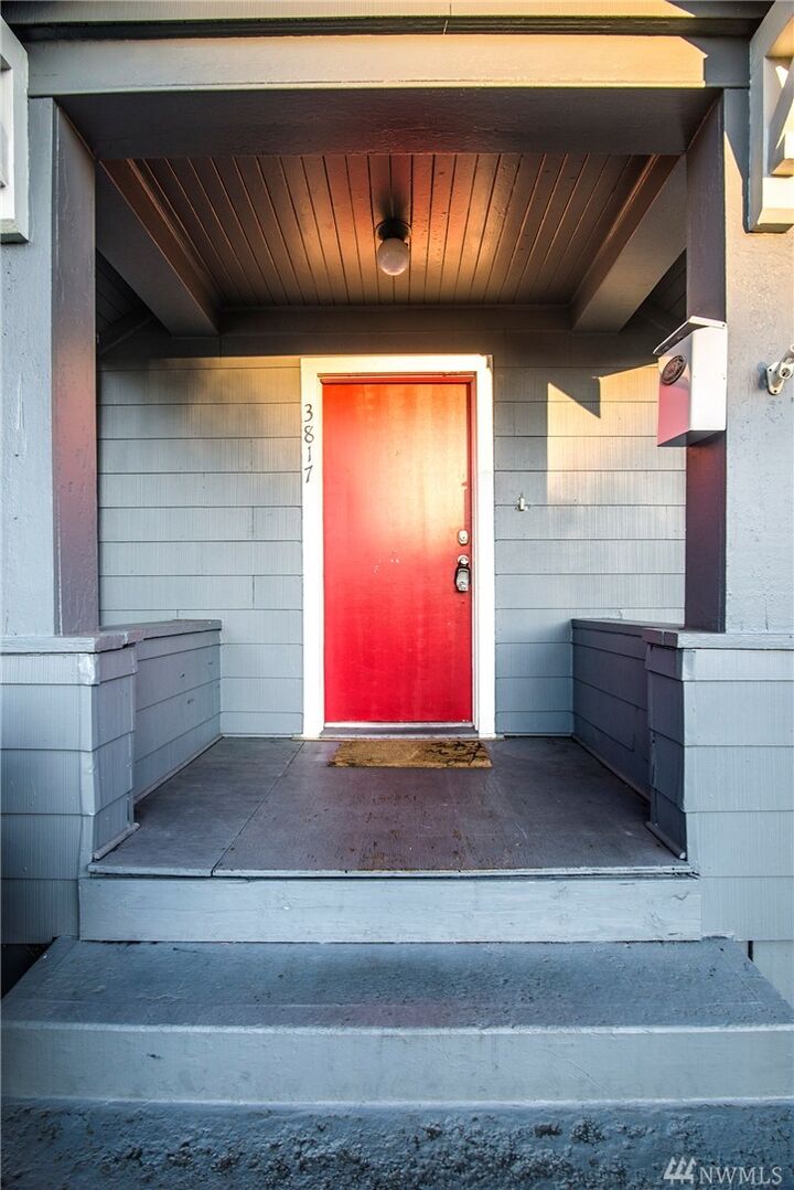 Property Photo: 3817 S D St WA 98418