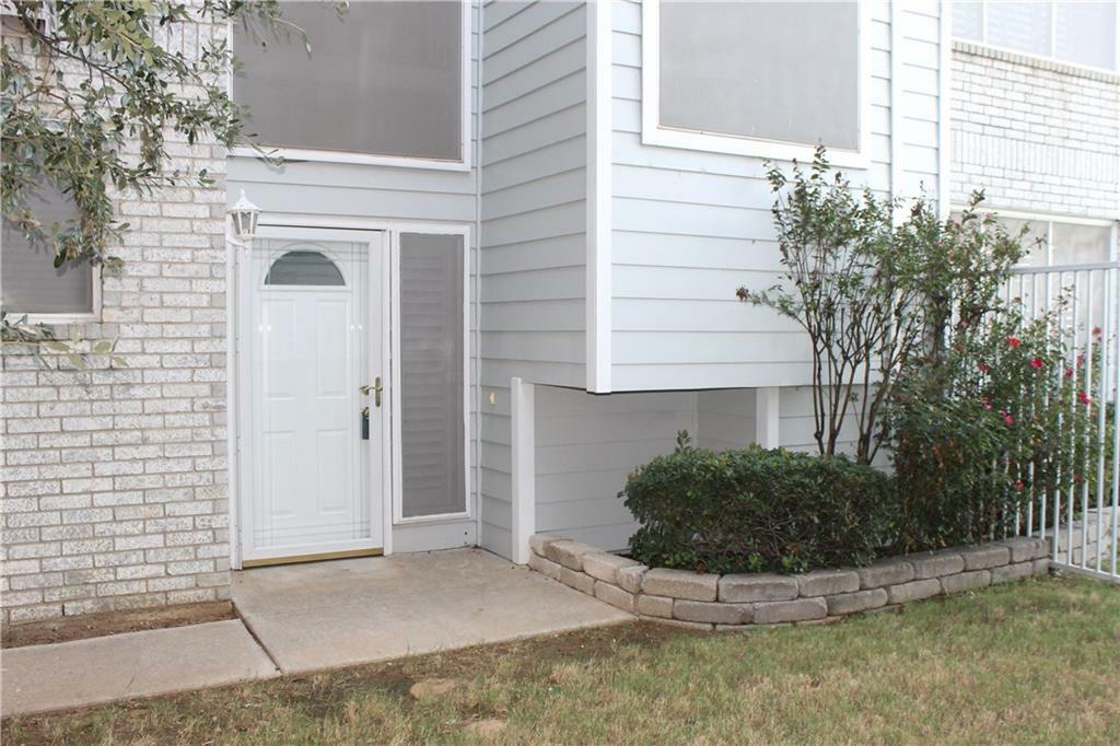 Property Photo:  405 Oakbrook Drive  TX 75057 