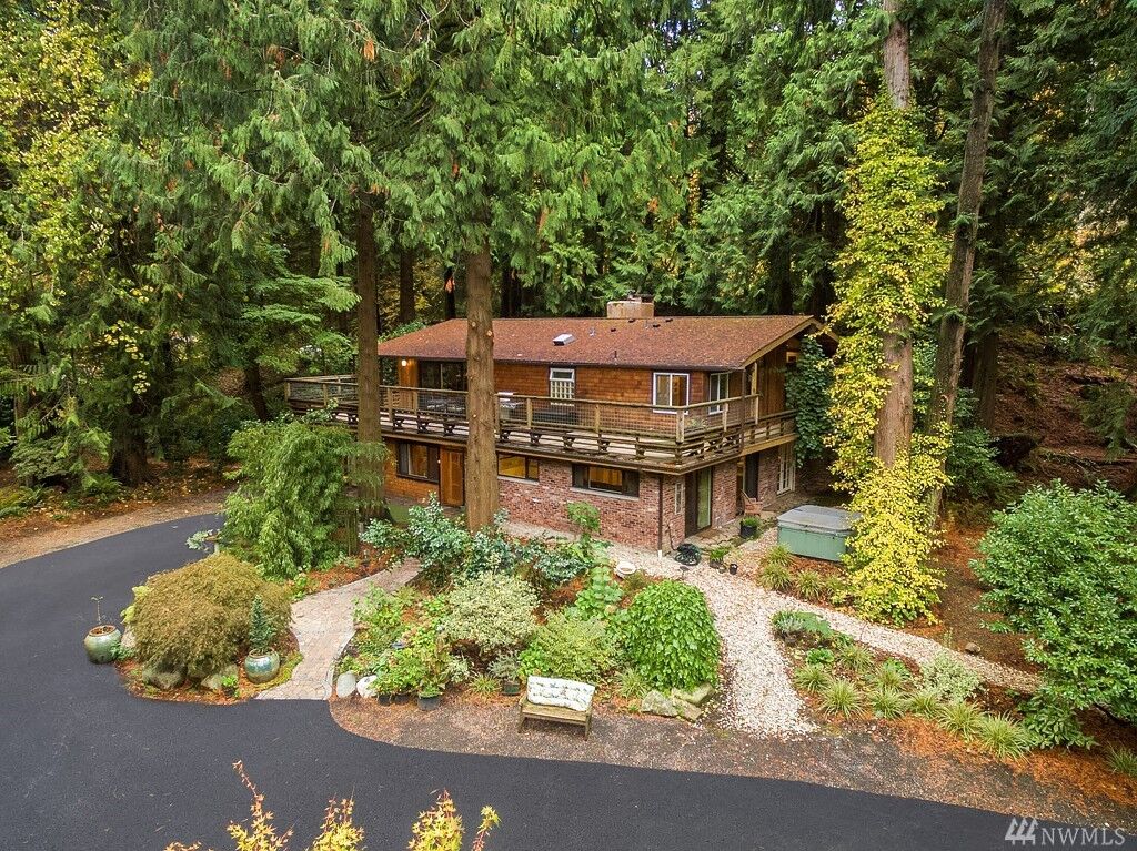 Property Photo: 10016 Renton-Issaquah Rd SE WA 98027
