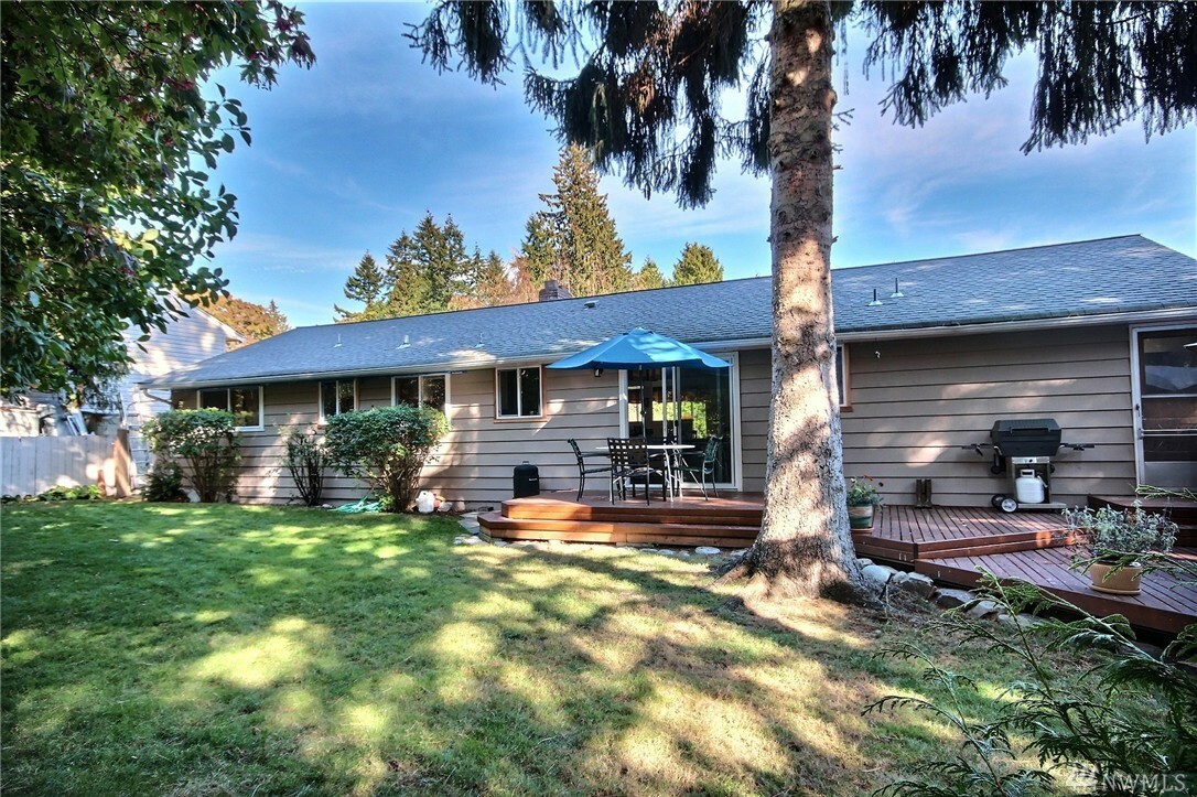 Property Photo:  19105 108th Ave NE  WA 98011 