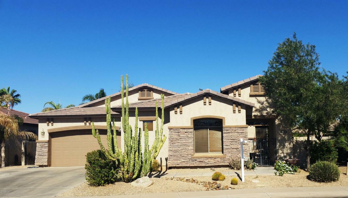 Property Photo:  3124 E Capricorn Way  AZ 85249 