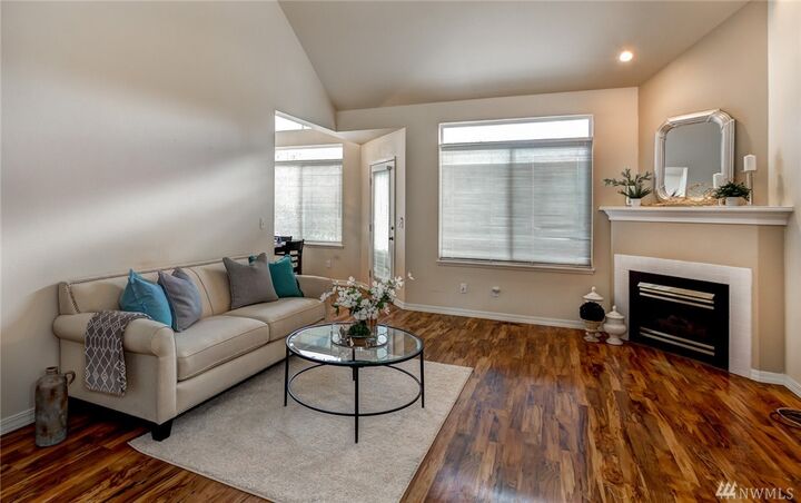 Property Photo:  5046 Festival Blvd 1B  WA 98226 
