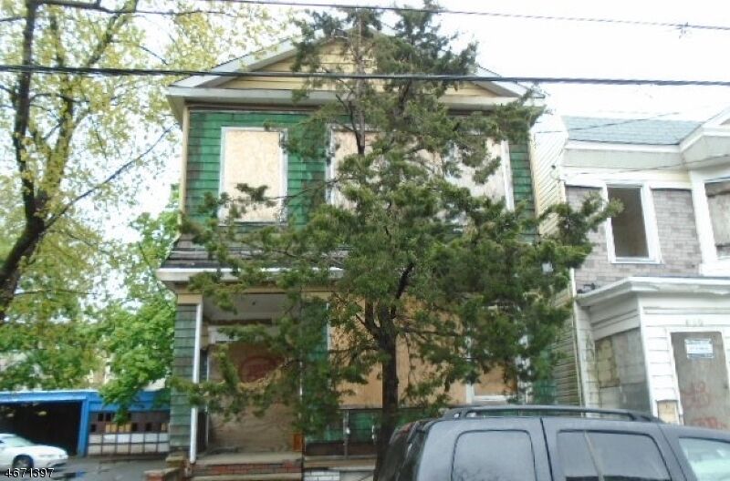 Property Photo: 828 S 18th St NJ 07108