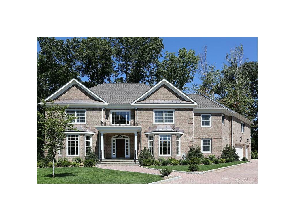 Property Photo:  4 Cambridge Court  NY 10804 