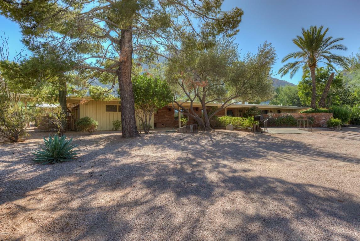 Property Photo: 5637 E Nauni Valley Drive AZ 85253