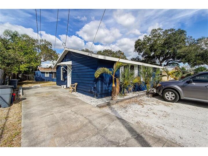 Property Photo: 1825 Robinhood Street FL 34231