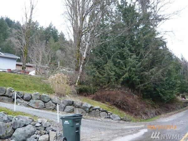 Property Photo: 339 E Alder Dr WA 98284