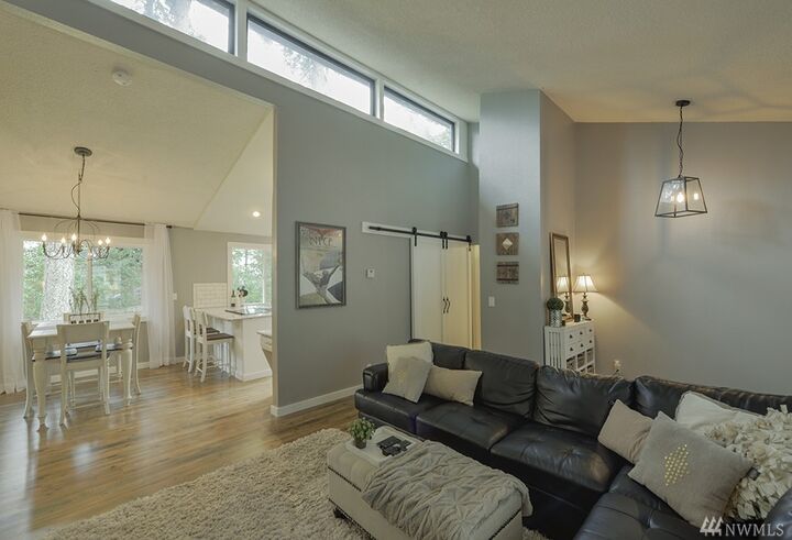 Property Photo: 945 NE 207th Place WA 98074