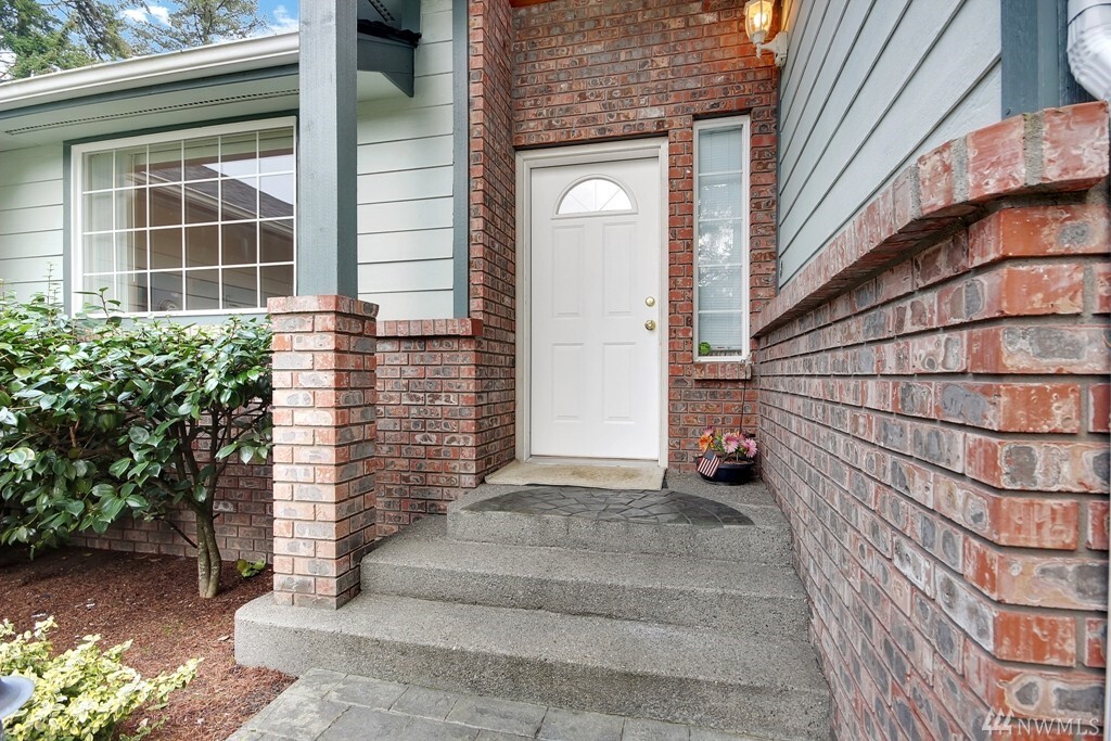 Property Photo: 15615 Waller Rd E WA 98446