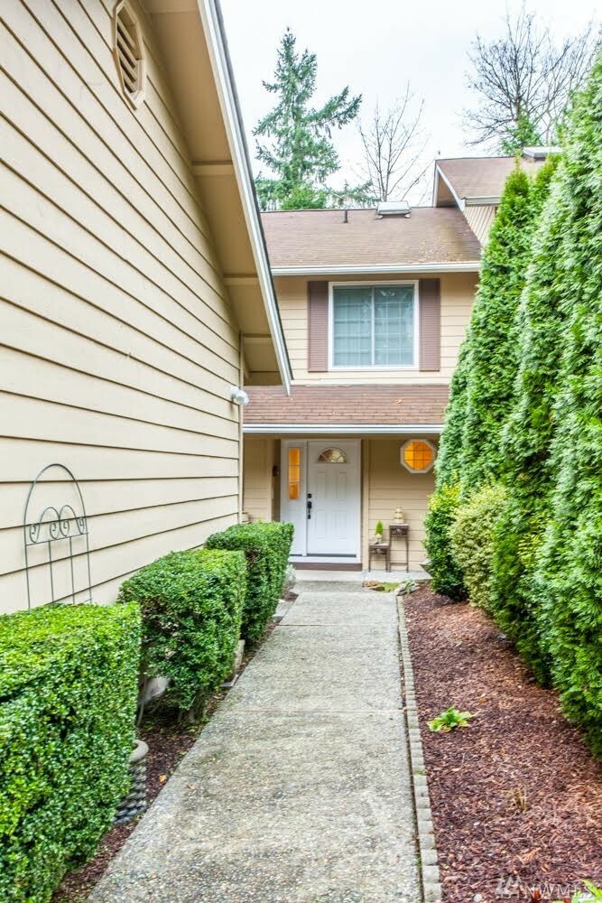 Property Photo:  8612 137th Ave NE  WA 98052 