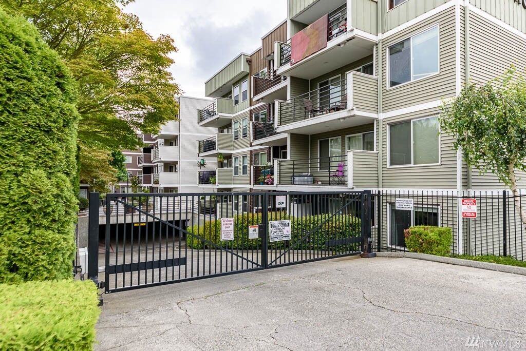 Property Photo:  1311 12th Avenue S F101  WA 98144 