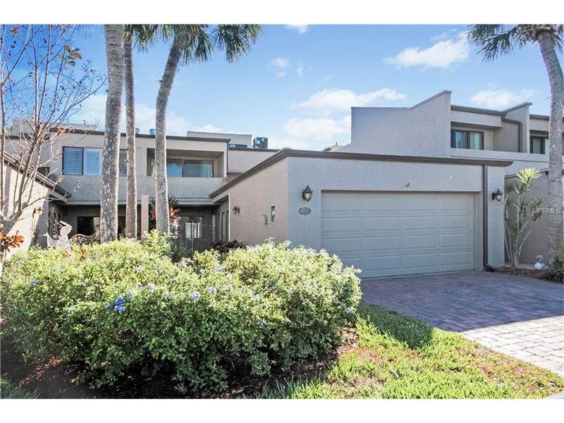 Property Photo:  4512 Rolling Green Lane  FL 33618 