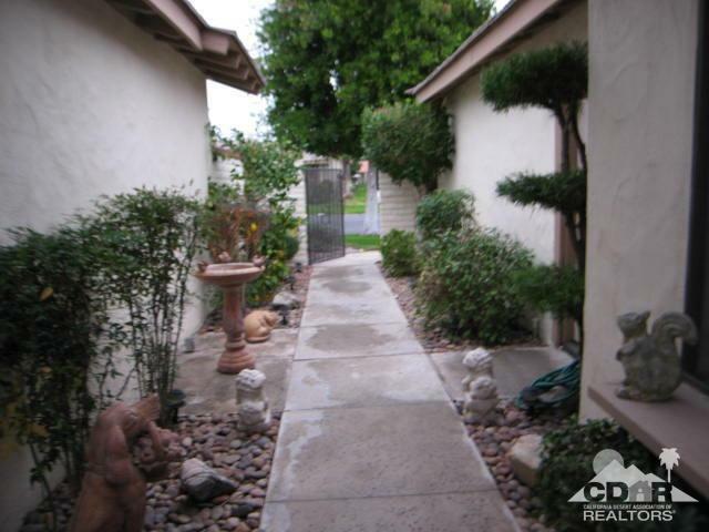 Property Photo:  347 Villena Way  CA 92260 