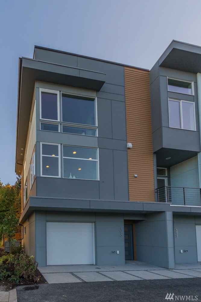 Property Photo: 5024 35th Ave S WA 98118
