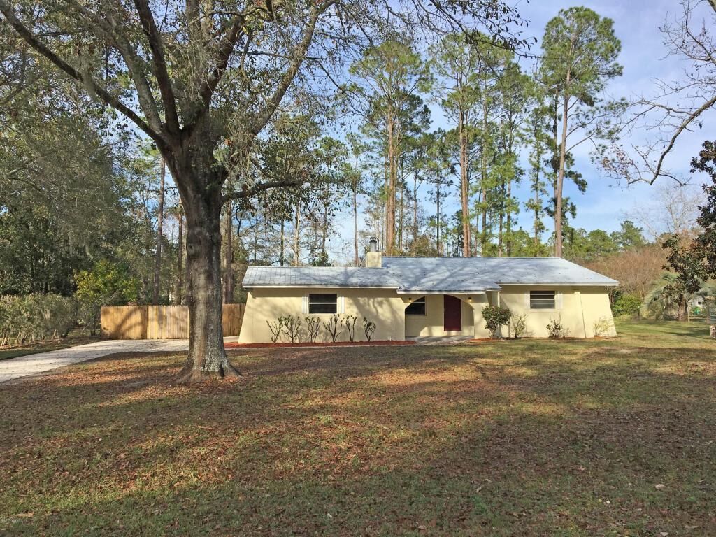Property Photo: 4635 Maple Street FL 32063