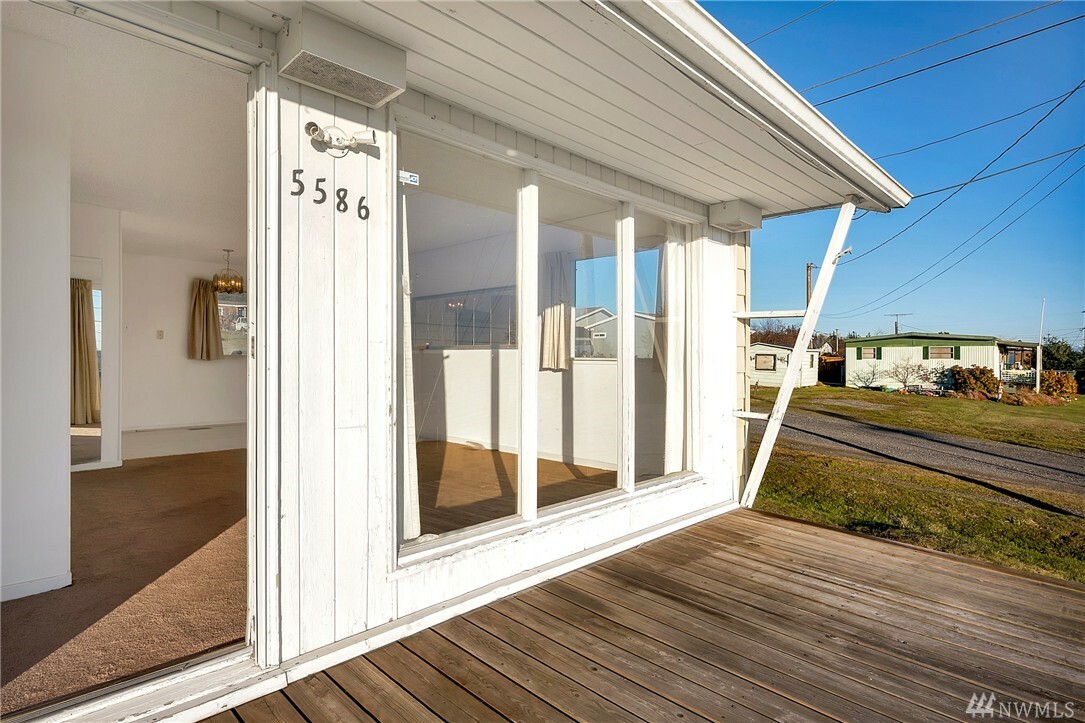 Property Photo: 5586 Hillvue Rd WA 98230