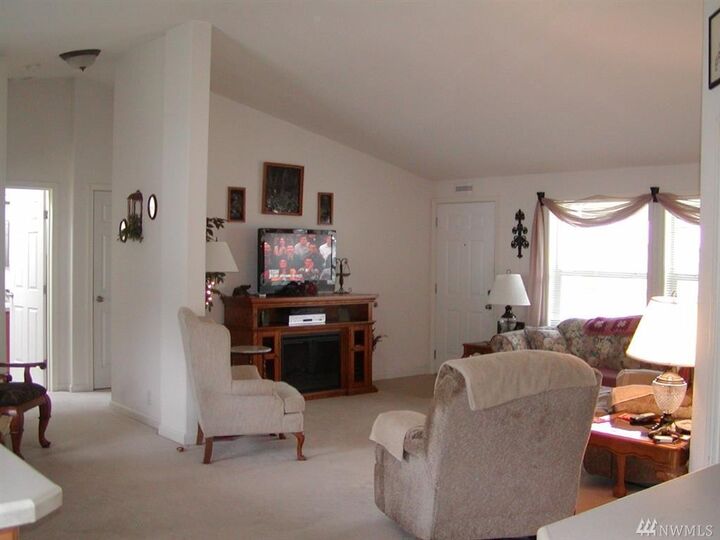 Property Photo: 794 W Main St WA 98356