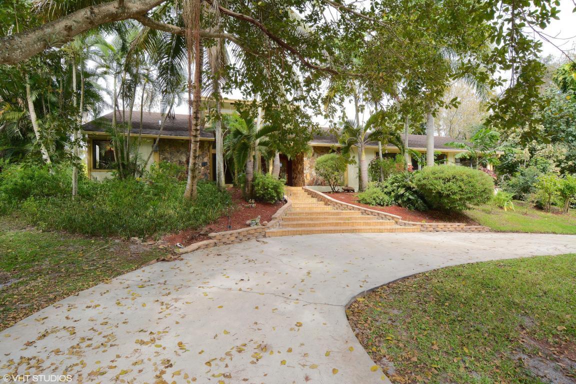 Property Photo: 12413 Areaca Drive FL 33414