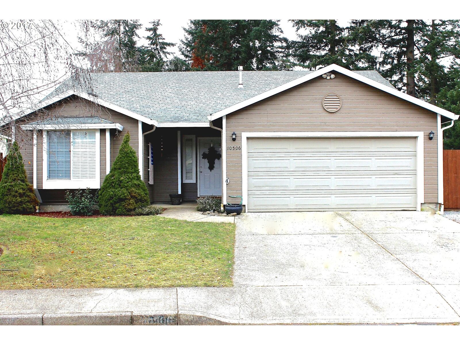 Property Photo:  10506 NE 43rd Pl  WA 98686 