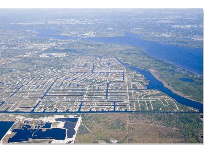 Property Photo:  14312 Amestoy Avenue  FL 33981 