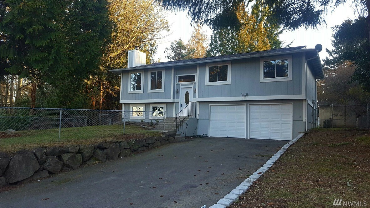 Property Photo:  3195 NE 72nd St  WA 98311 