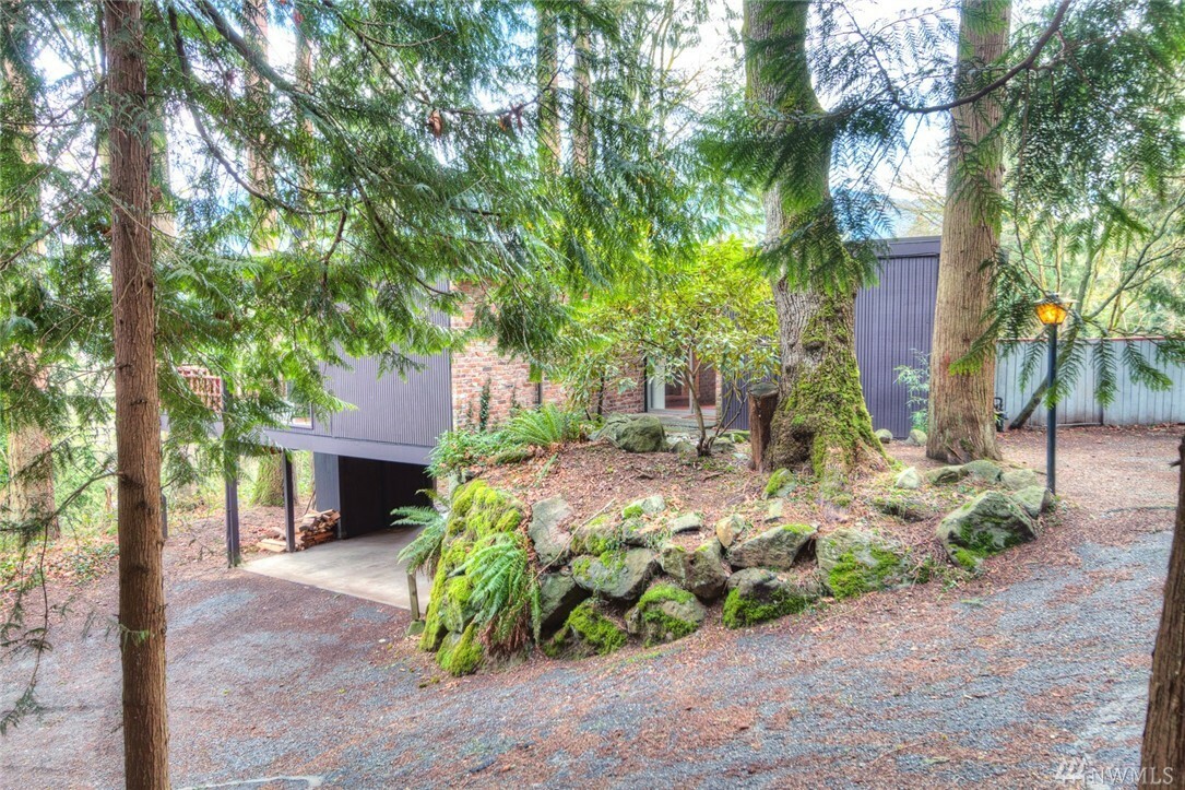 Property Photo:  440 SW Forest Place  WA 98027 