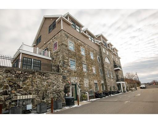 Property Photo: 152 Water Street 14 MA 01923