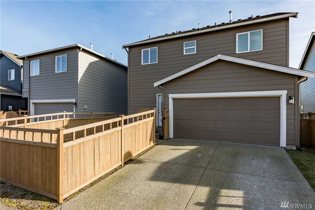 Property Photo:  17932 16th Av Ct E  WA 98387 