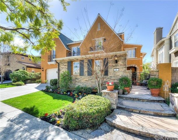 Property Photo: 3 Welbe Circle CA 92694