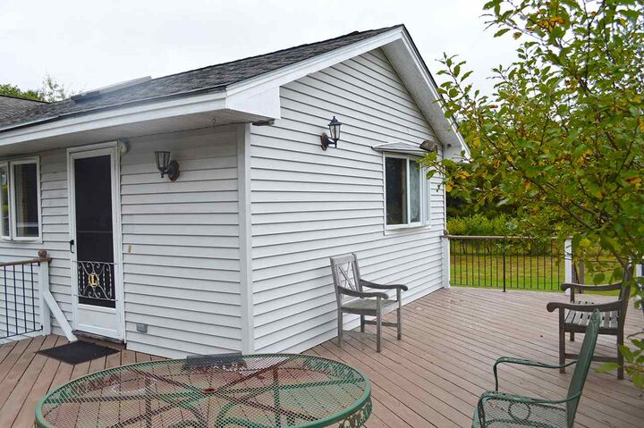 Property Photo:  13 Roberts Lane  NH 03470 