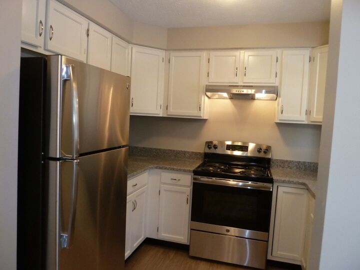 Property Photo:  82 Cadogan Way  NH 03062 
