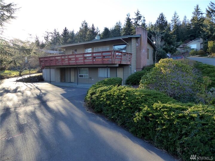 Property Photo:  455 Klickitat Dr  WA 98257 