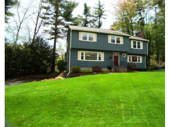 Property Photo:  4 Sunshine Court  NH 03063 