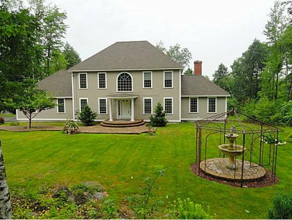 Property Photo:  18 Fraser Drive  NH 03070 